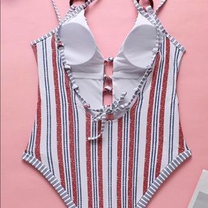 One piece stripped swimsuit